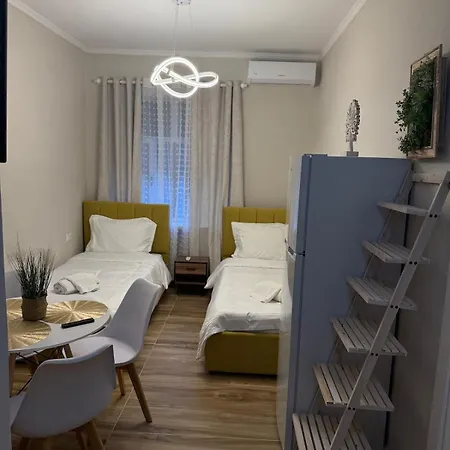 Elia 3 Boulevard Apartment